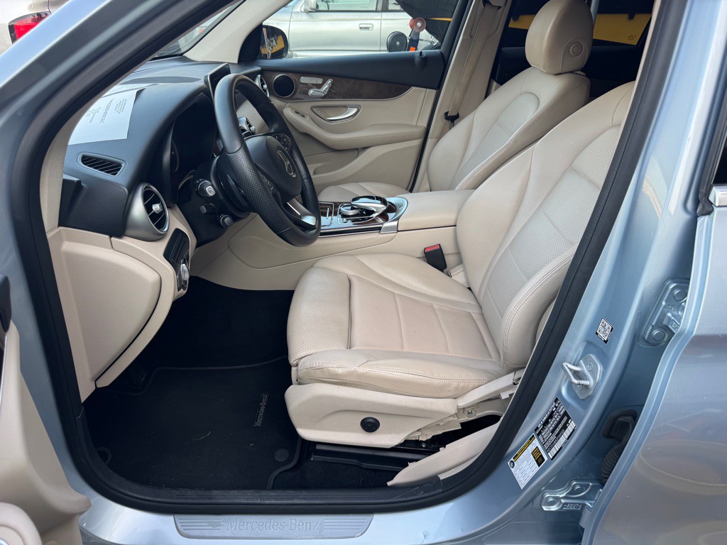 2016 Mercedes-Benz GLC-Class Image 10