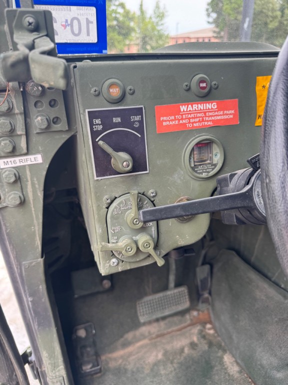 1987 AM General Hummwv Image 12