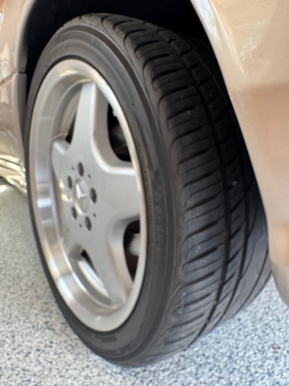 2002 Mercedes-Benz SL-Class Image 15