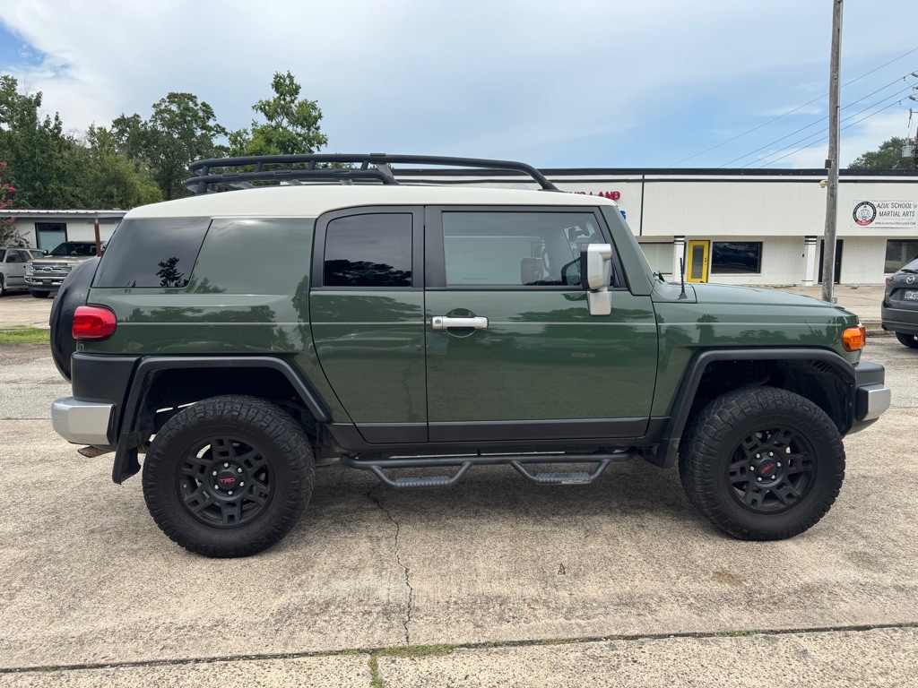 2011 Toyota FJ Cruiser Image 8