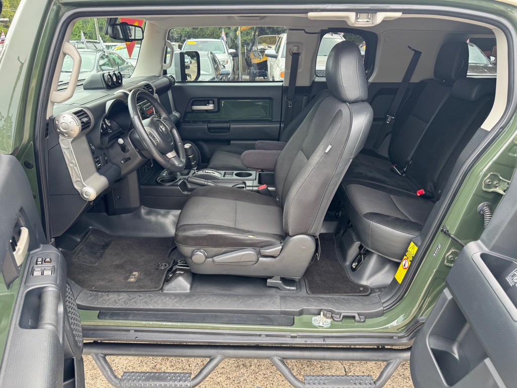 2011 Toyota FJ Cruiser Image 10