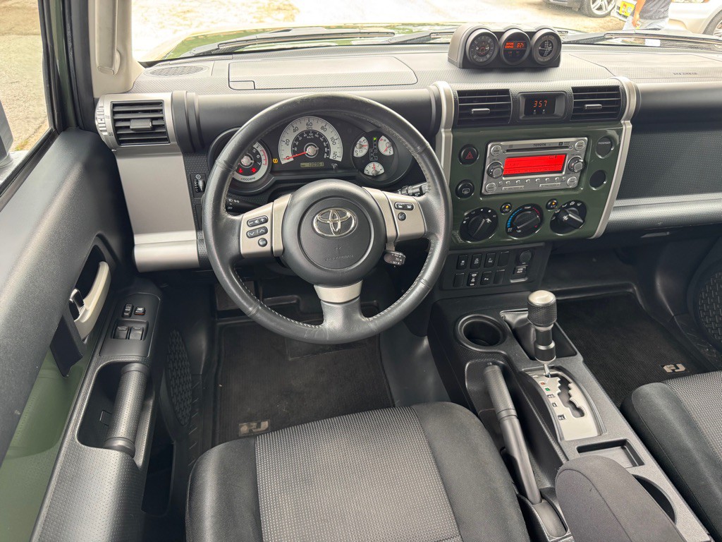 2011 Toyota FJ Cruiser Image 11