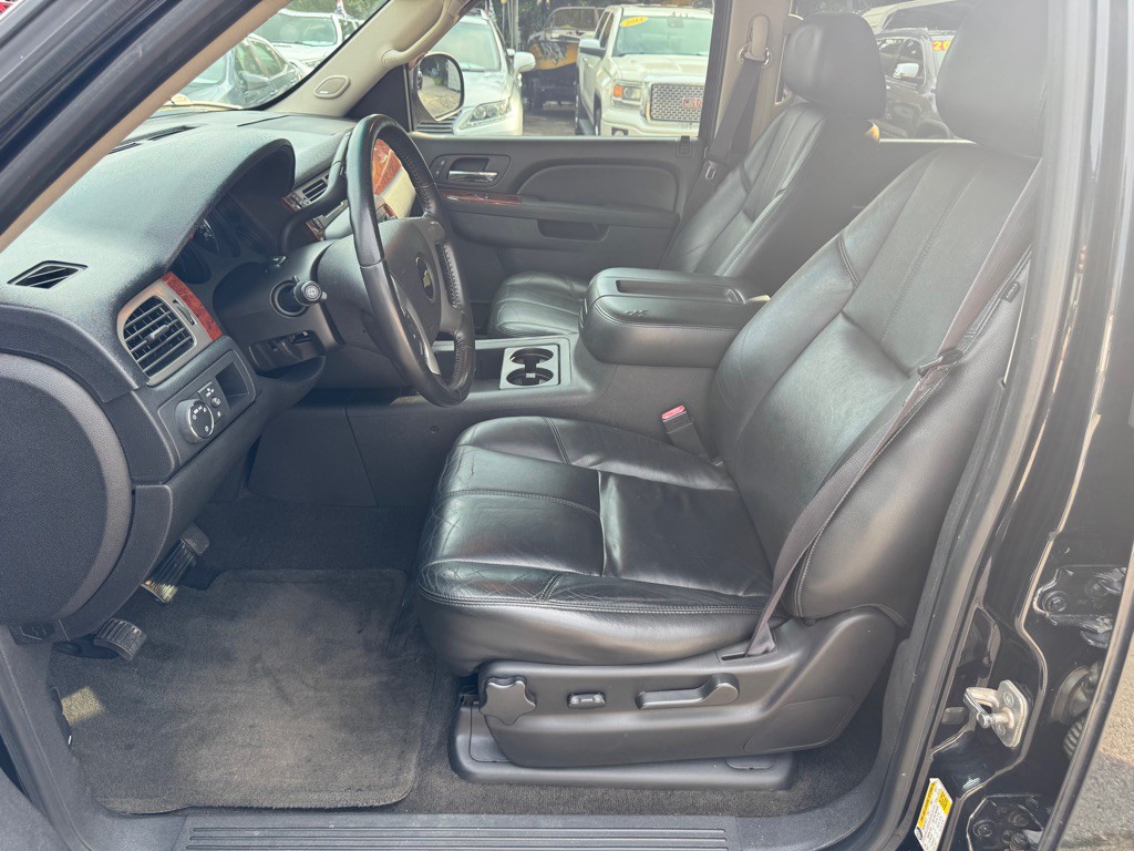 2012 Chevrolet Tahoe Image 11
