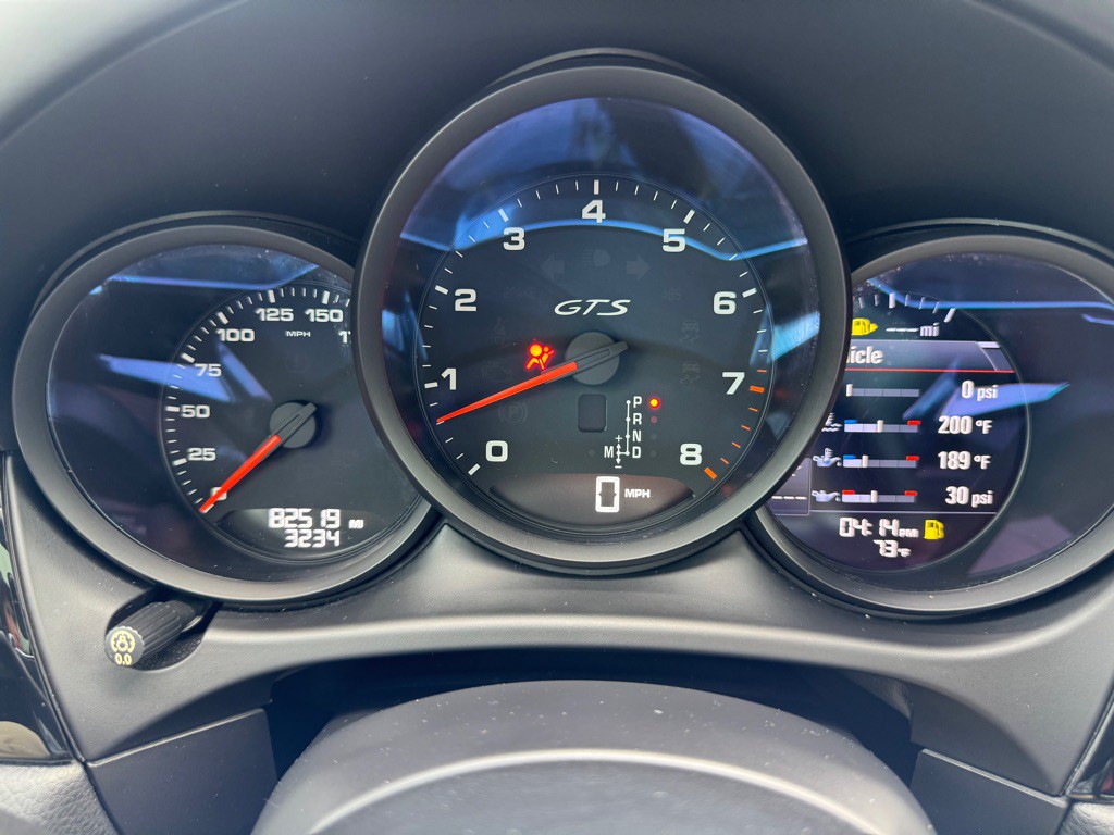 2018 Porsche Macan Image 11