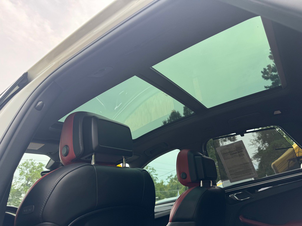2018 Porsche Macan Image 14