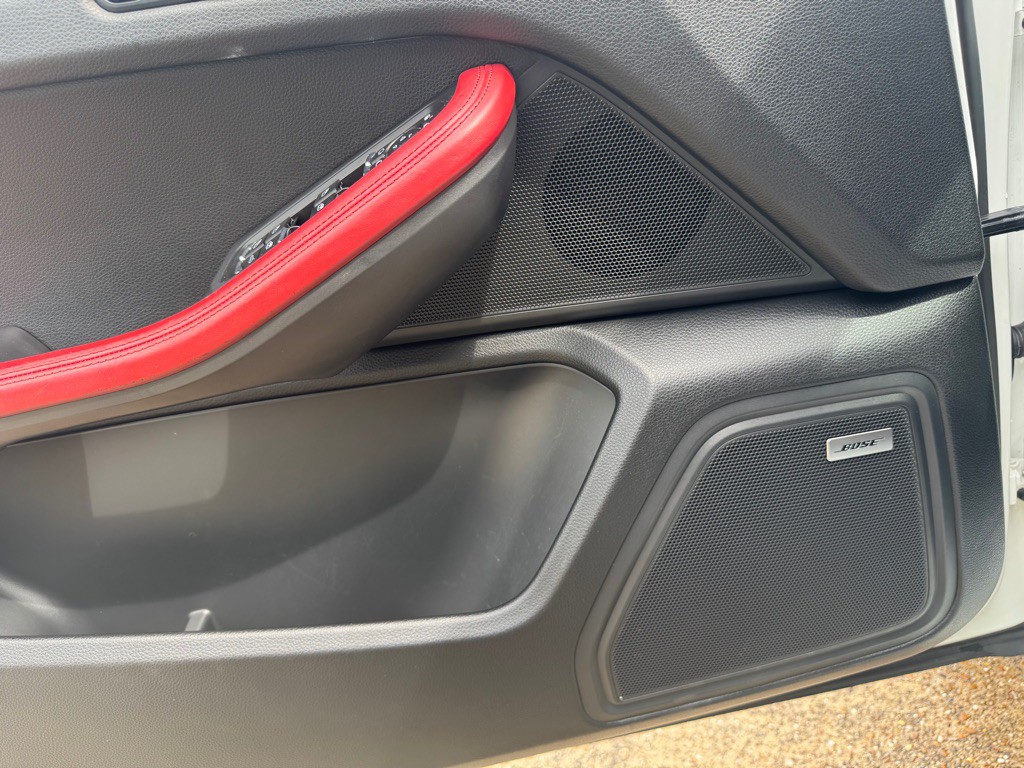 2018 Porsche Macan Image 16