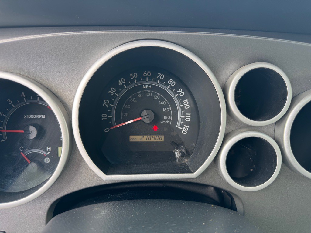2014 Toyota Sequoia Image 11