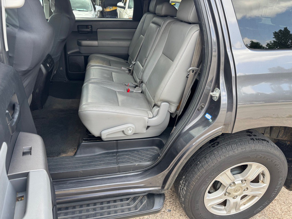 2014 Toyota Sequoia Image 12