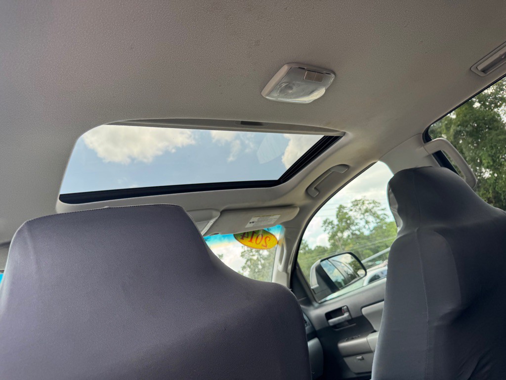 2014 Toyota Sequoia Image 13