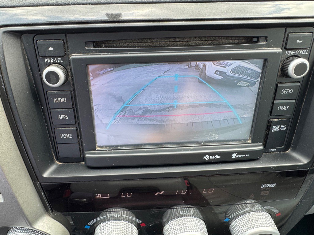 2014 Toyota Sequoia Image 17
