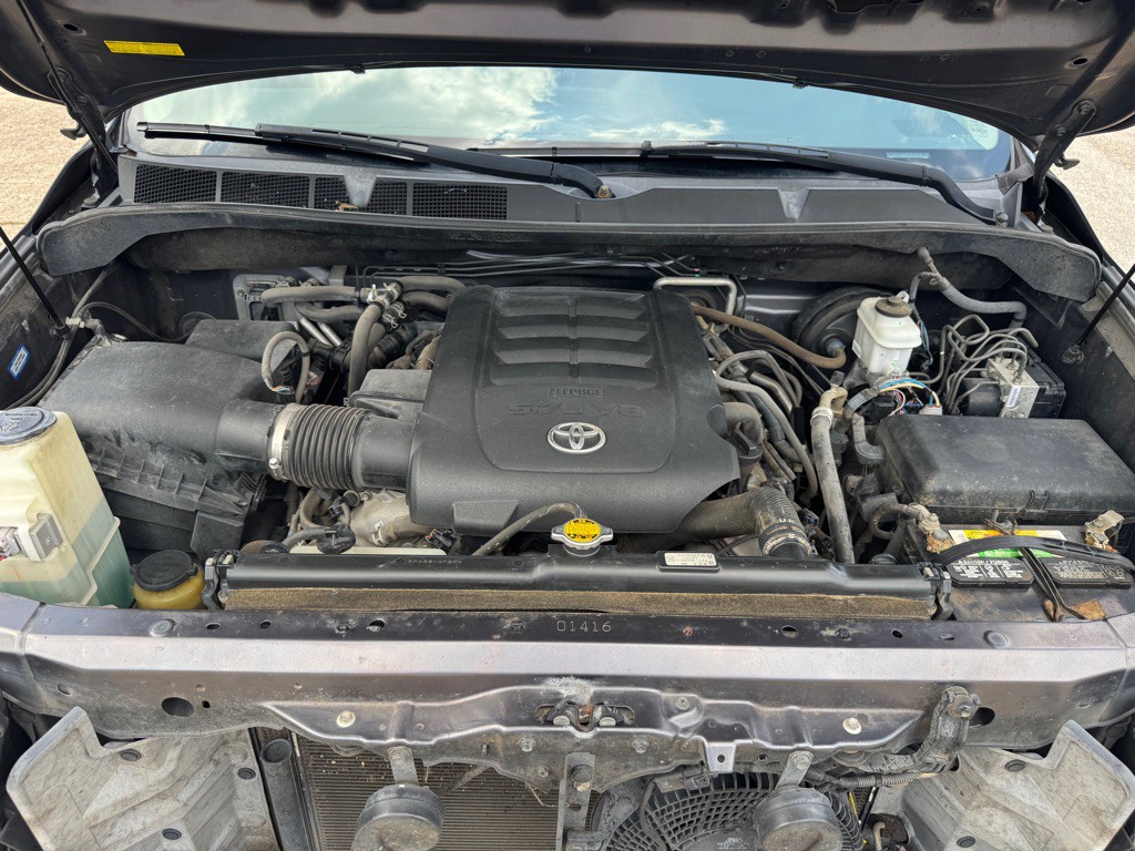 2014 Toyota Sequoia Image 20