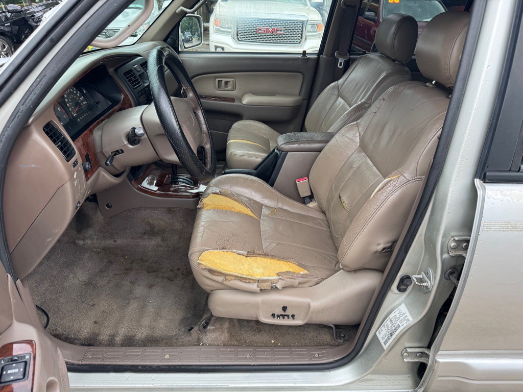 2000 Toyota 4Runner Image 9
