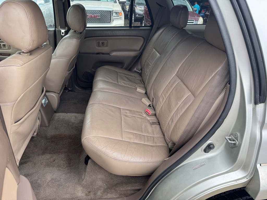 2000 Toyota 4Runner Image 12