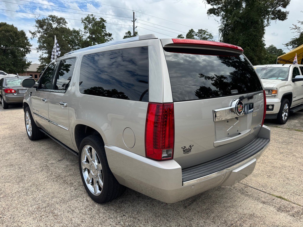 2008 Cadillac Escalade Image 5