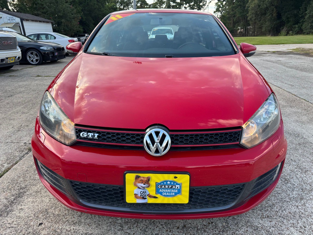 2011 Volkswagen GTI Image 2