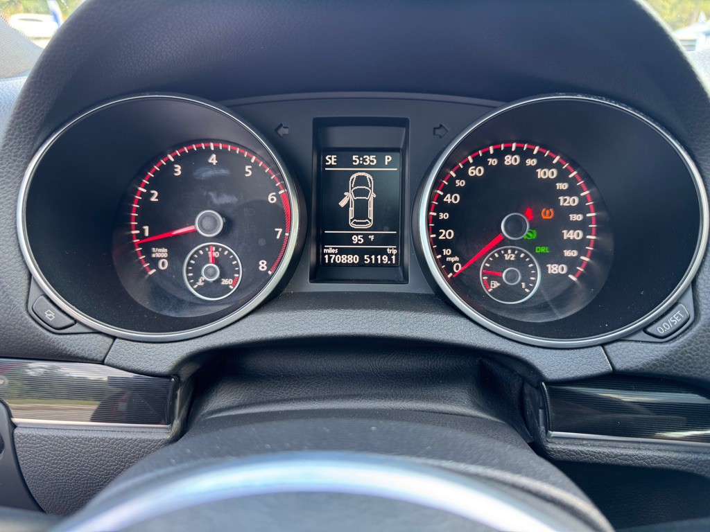 2011 Volkswagen GTI Image 11