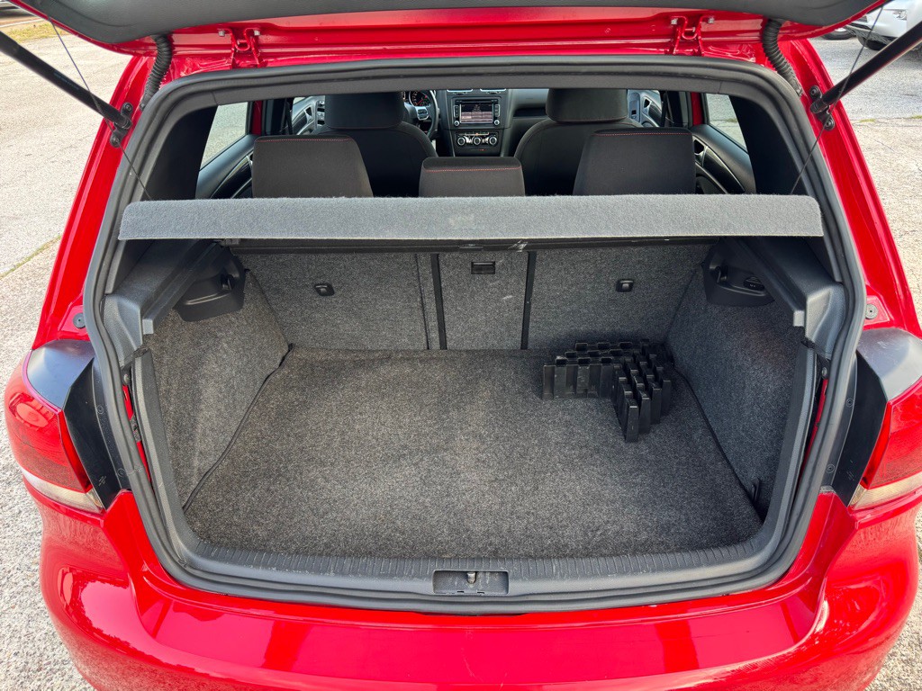 2011 Volkswagen GTI Image 16