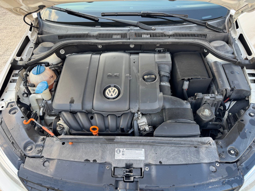 2011 Volkswagen Jetta Image 16