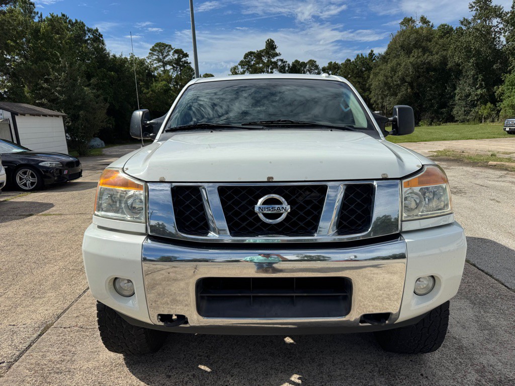 2014 Nissan Titan Image 2
