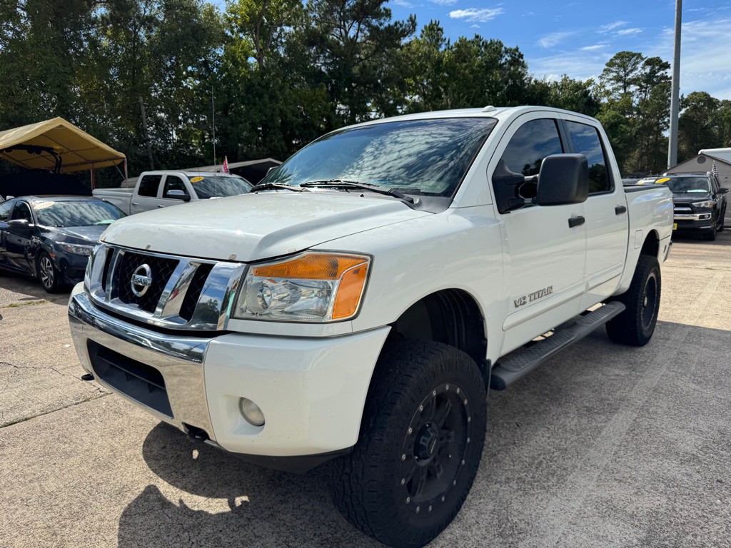 2014 Nissan Titan Image 3