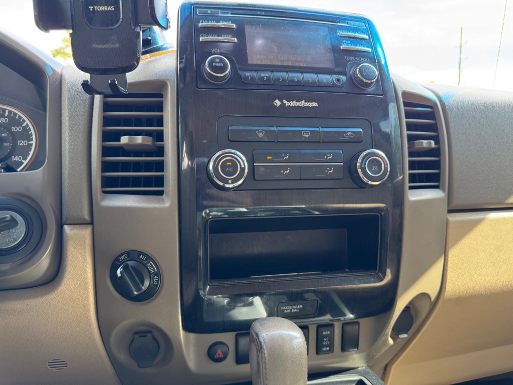 2014 Nissan Titan Image 13
