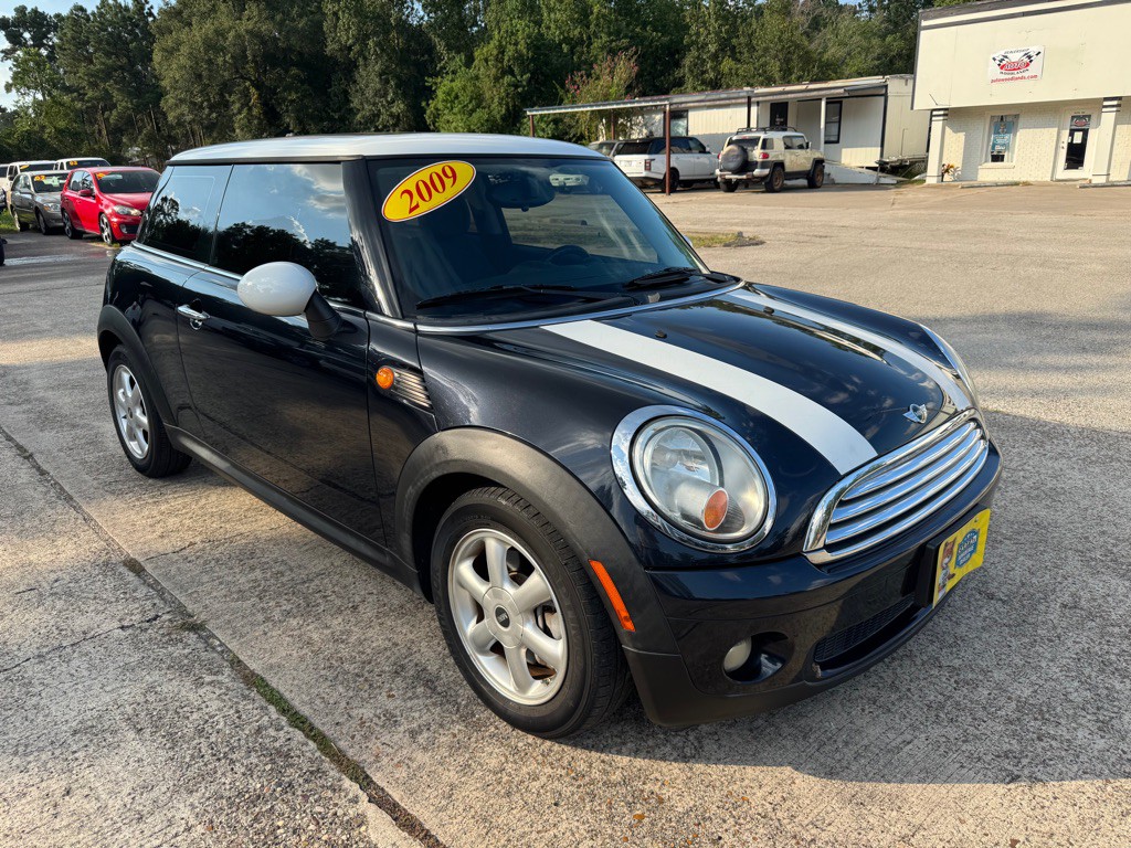 2009 MINI Cooper Image 1