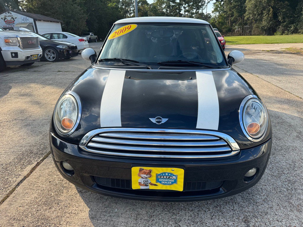 2009 MINI Cooper Image 2