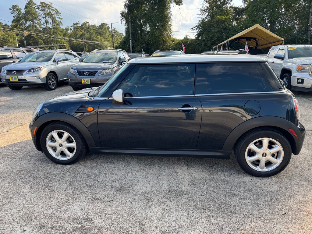 2009 MINI Cooper Image 4
