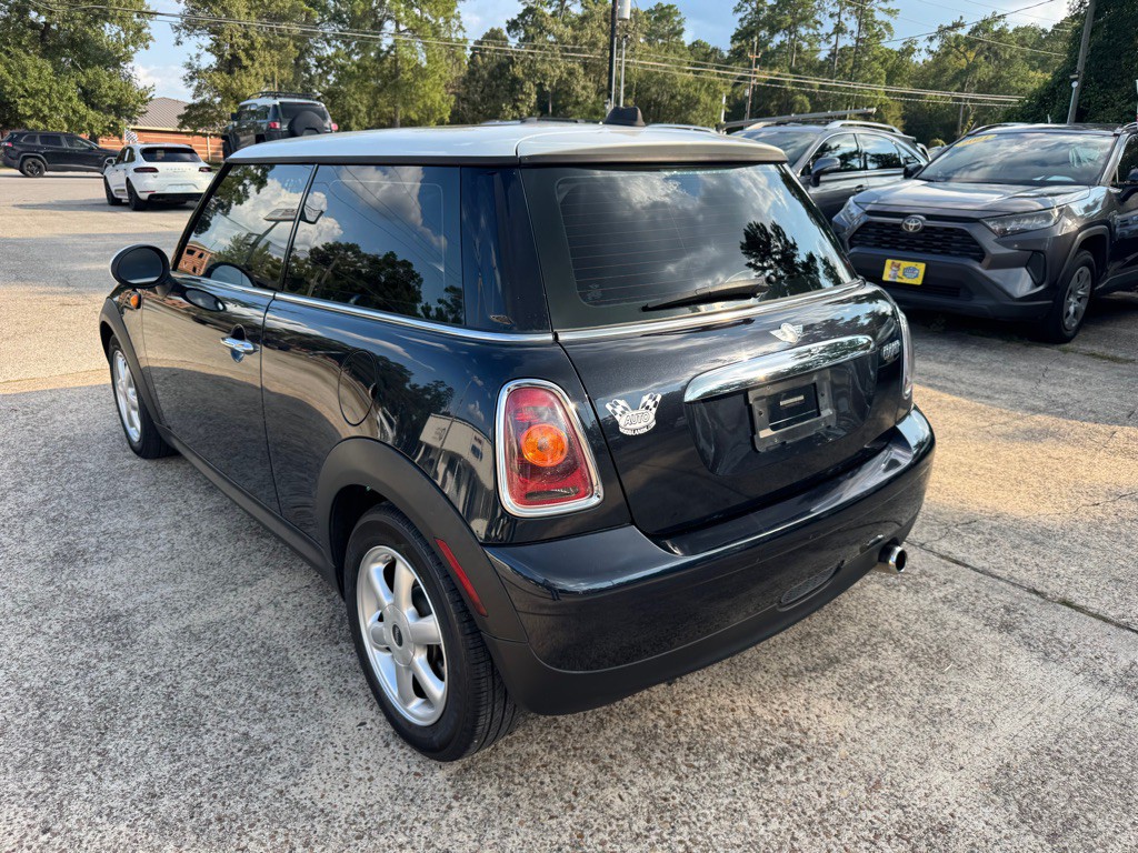 2009 MINI Cooper Image 5