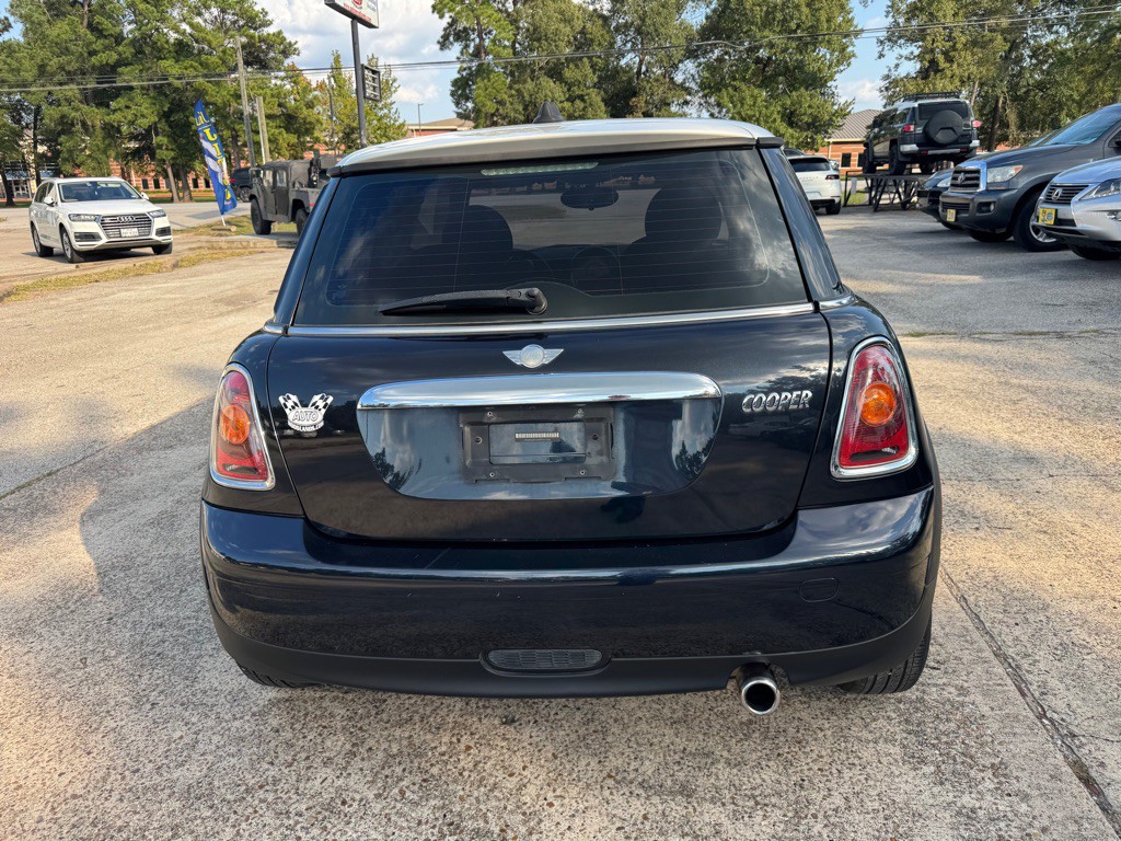 2009 MINI Cooper Image 6