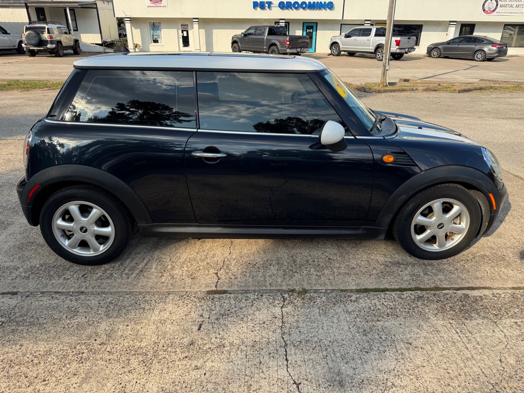 2009 MINI Cooper Image 8