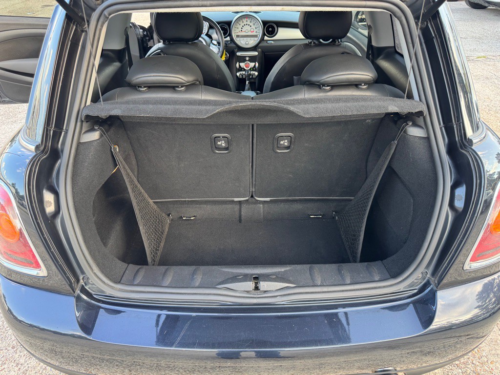 2009 MINI Cooper Image 15