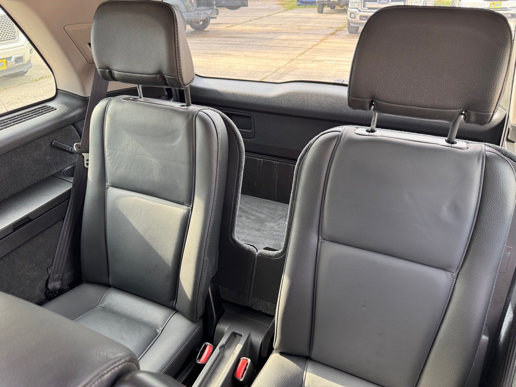 2010 Volvo XC90 Image 11