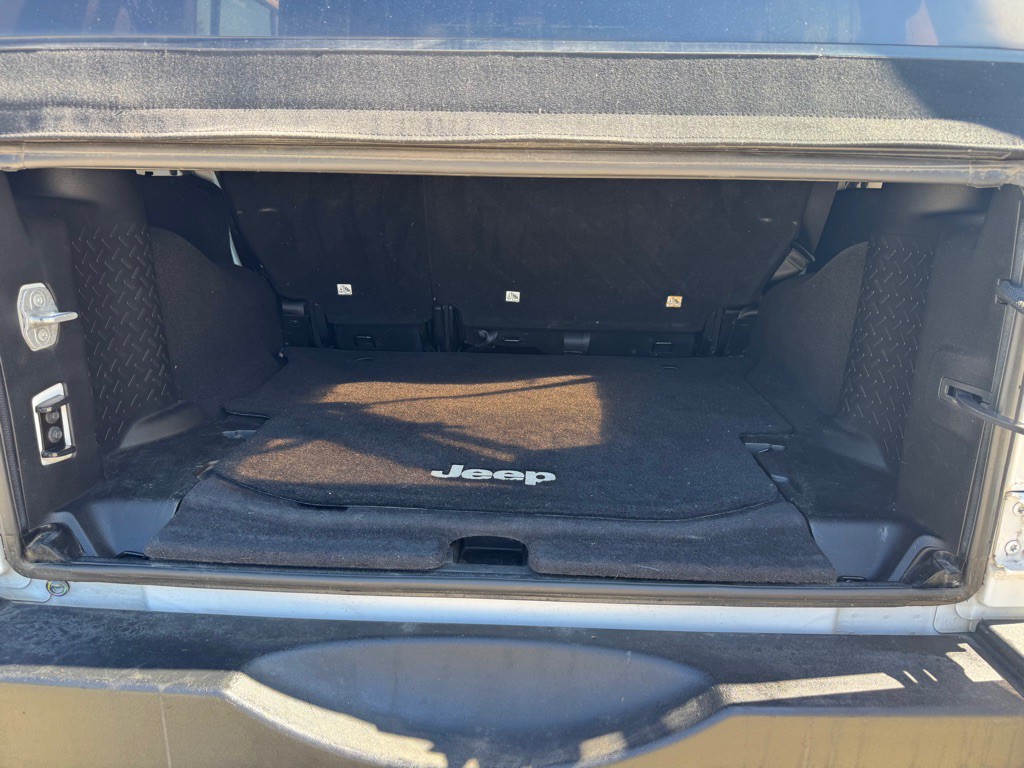 2013 Jeep Wrangler Unlimited Image 13