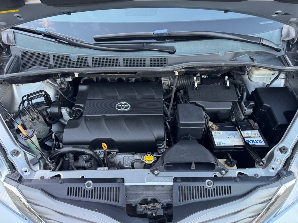 2012 Toyota Sienna Image 20