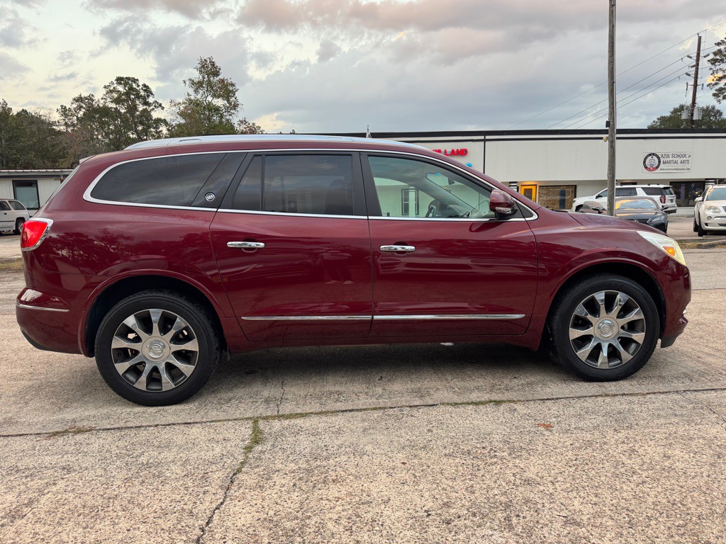 2017 Buick Enclave Image 2