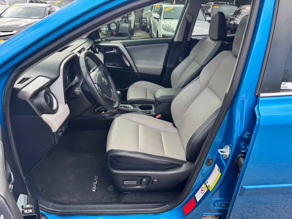 2016 Toyota Rav4 Image 9
