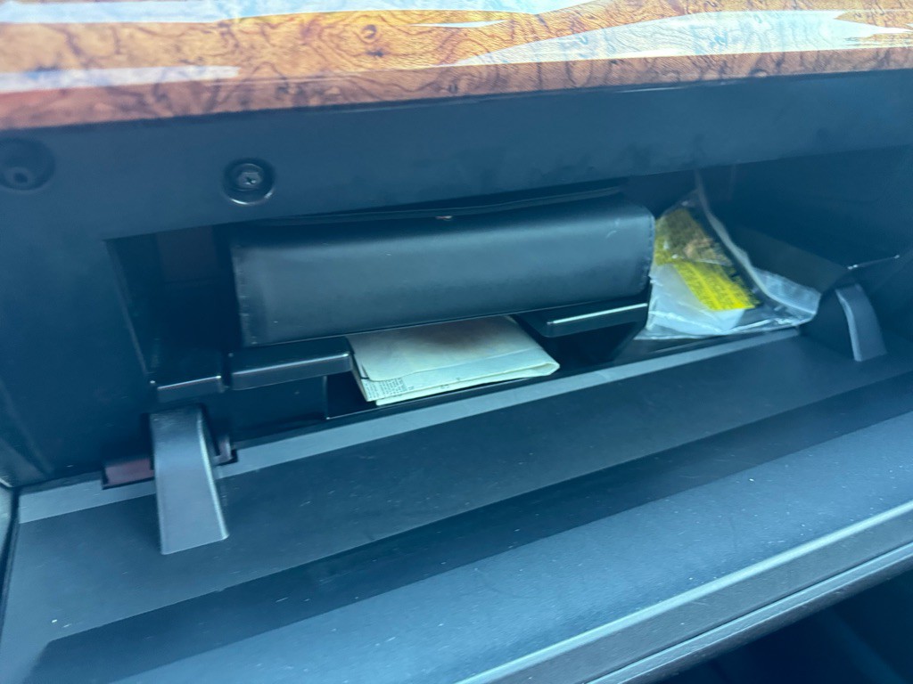 2016 Toyota Tundra Image 16