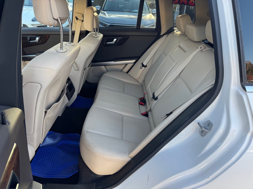 2015 Mercedes-Benz GLK-Class Image 10