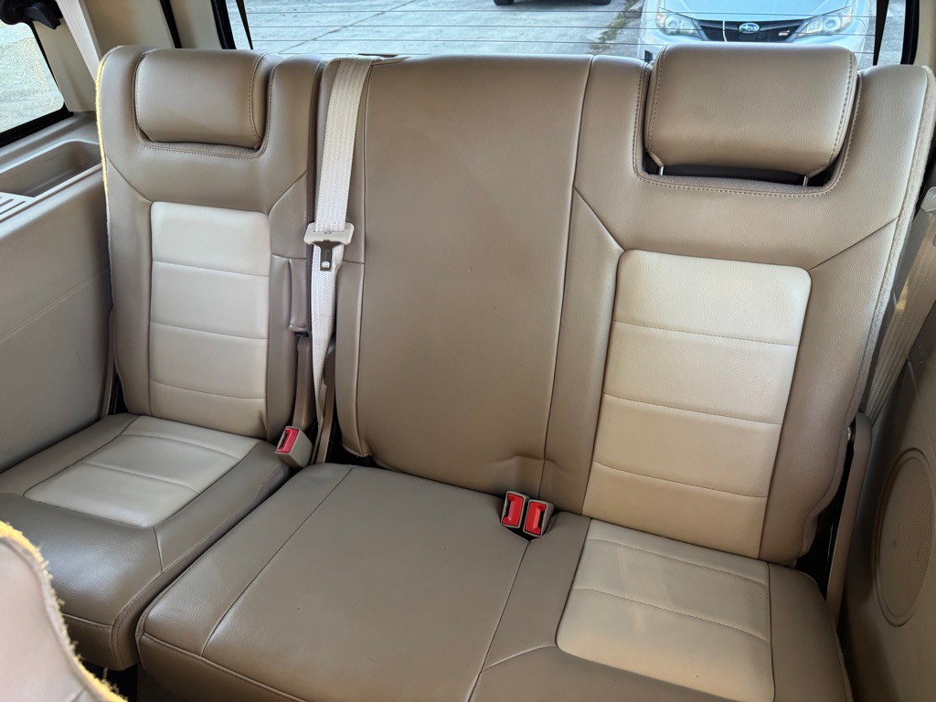 2004 Ford Expedition Image 11
