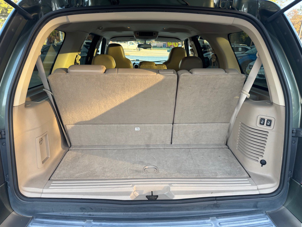 2004 Ford Expedition Image 17