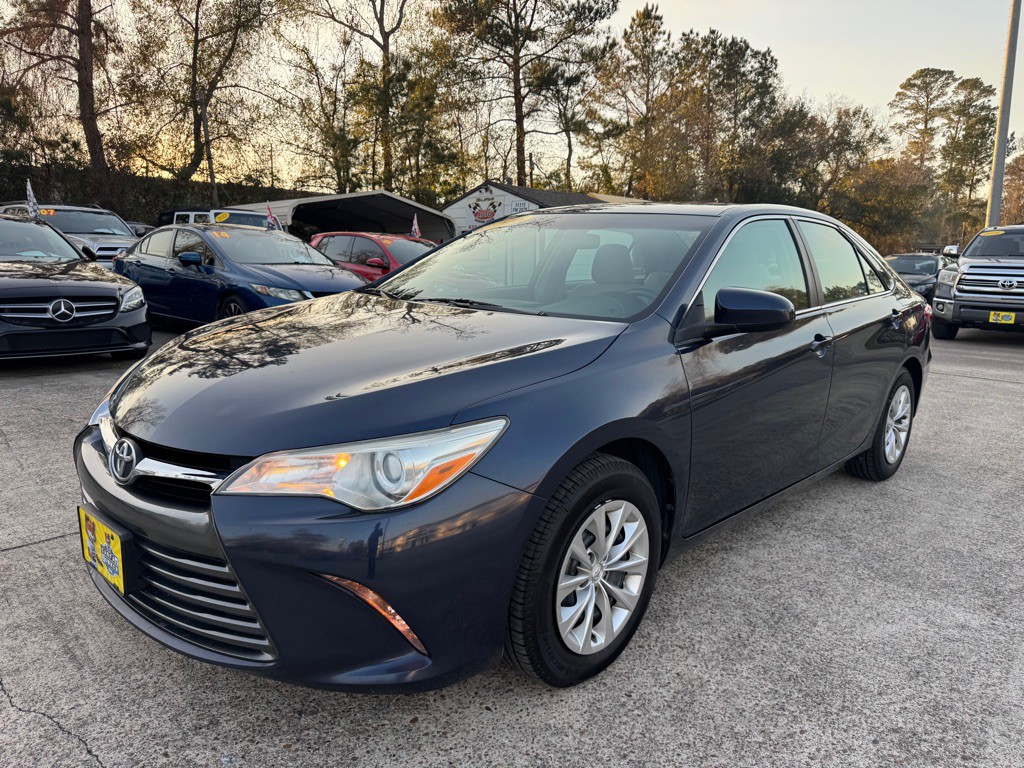 2016 Toyota Camry Image 3