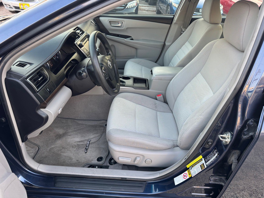 2016 Toyota Camry Image 9