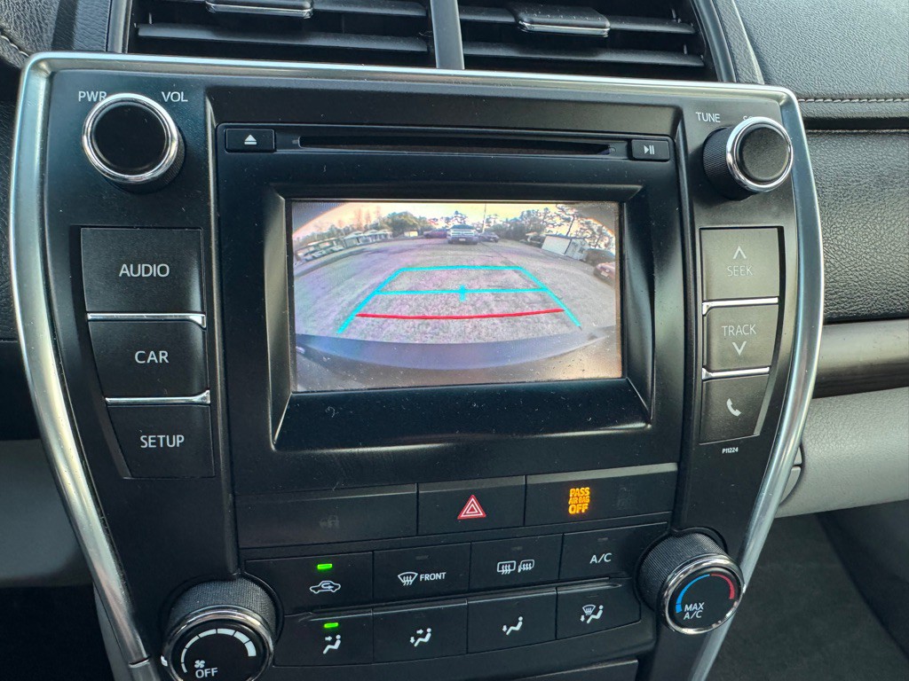 2016 Toyota Camry Image 13