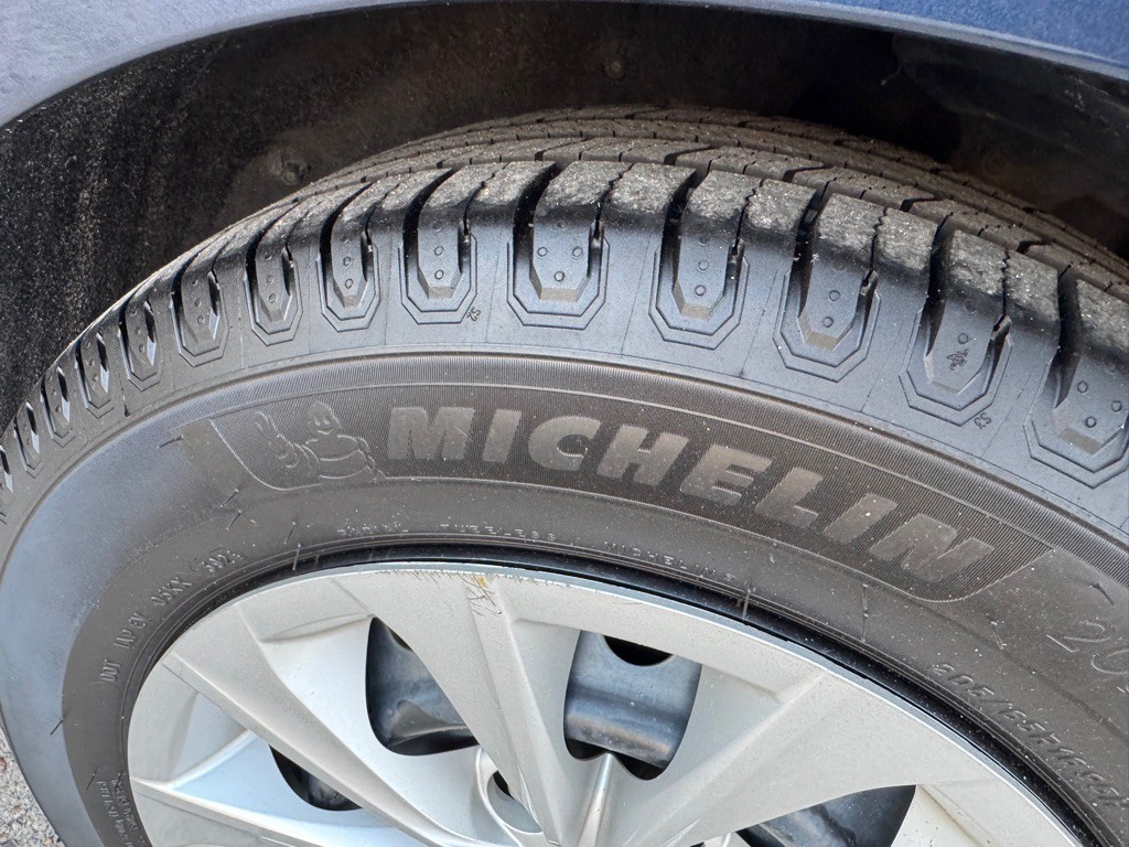 2016 Toyota Camry Image 18