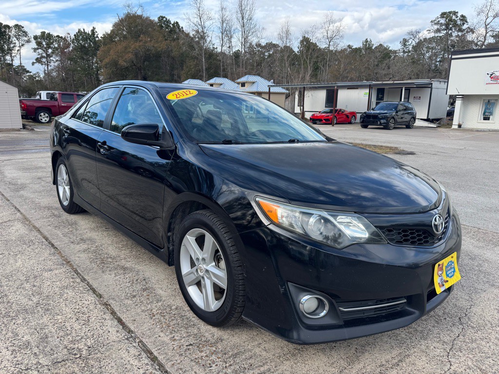 2012 Toyota Camry Image 1