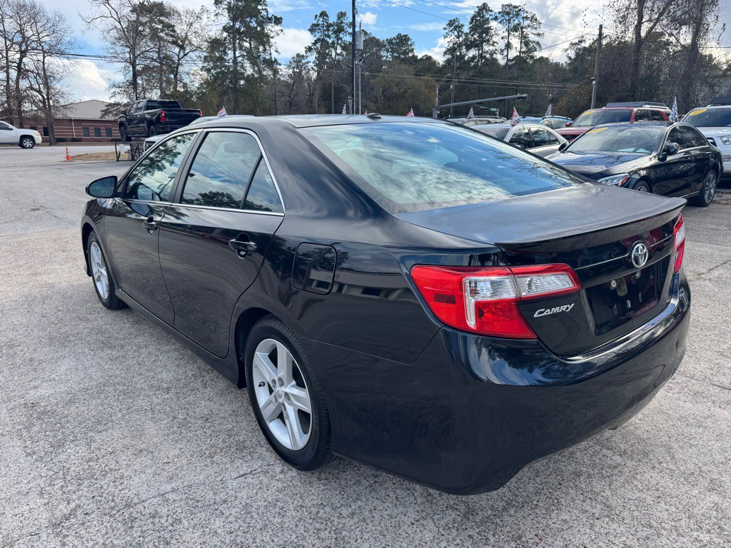 2012 Toyota Camry Image 5