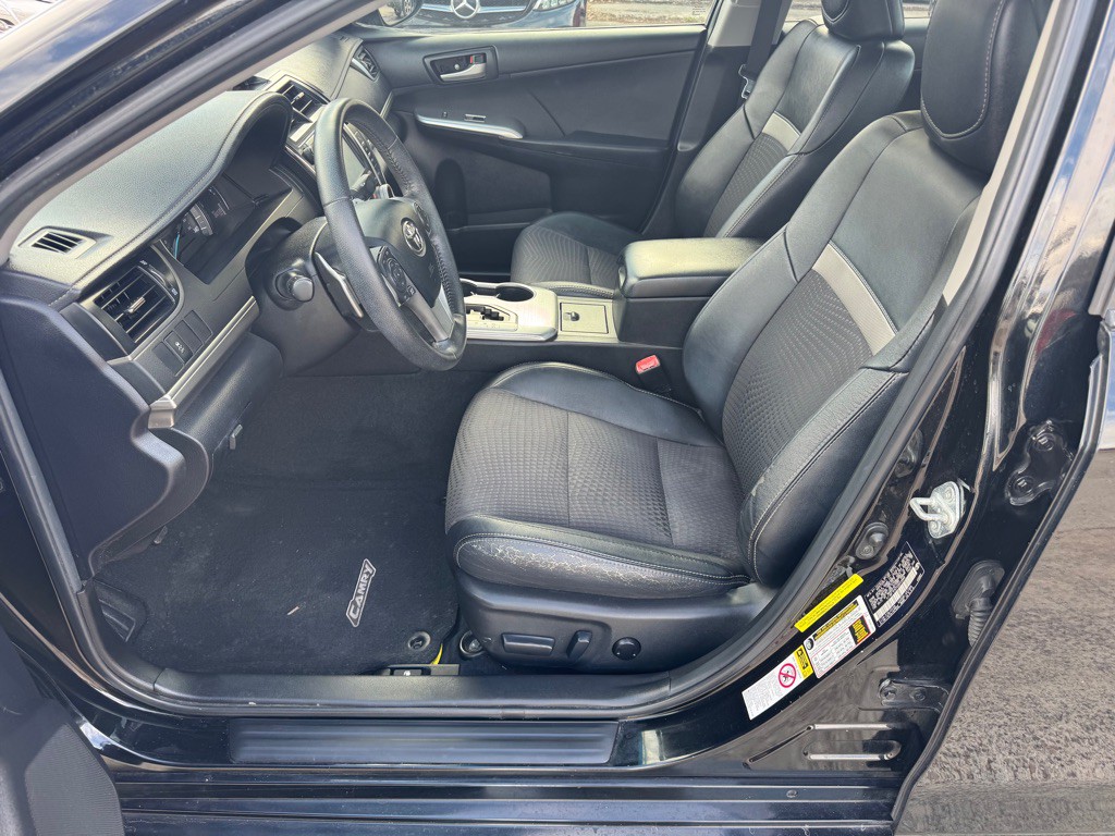 2012 Toyota Camry Image 11