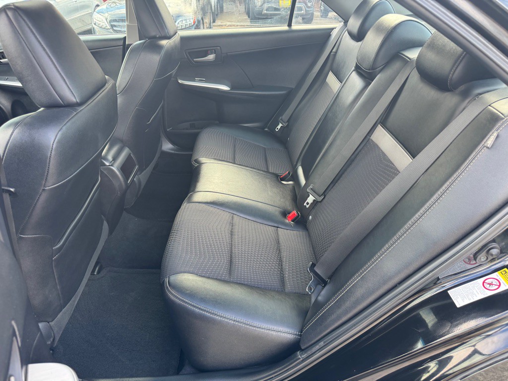 2012 Toyota Camry Image 13