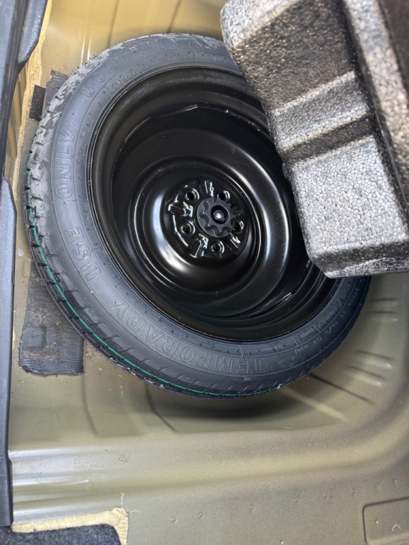 2012 Toyota Camry Image 17